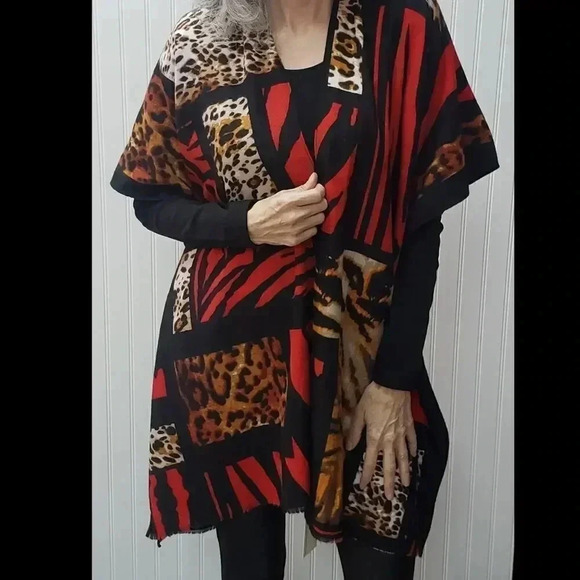 Red and Black Animal Print Kimono - Picture 1 of 3